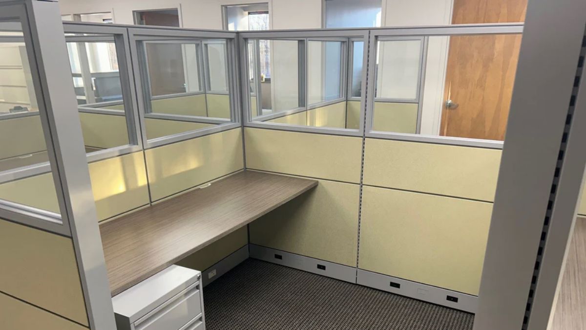 Discovering High-End Brands and Durable Designs in Preowned Cubicles