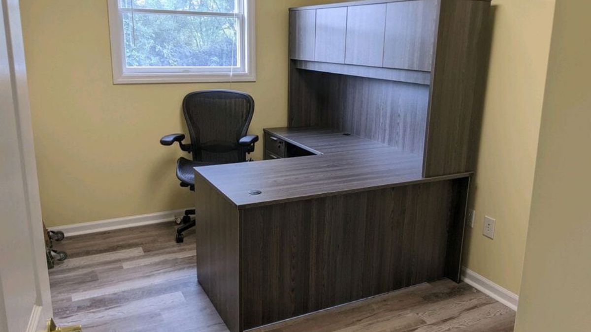 Used Office Desks That Fit Small Workspaces