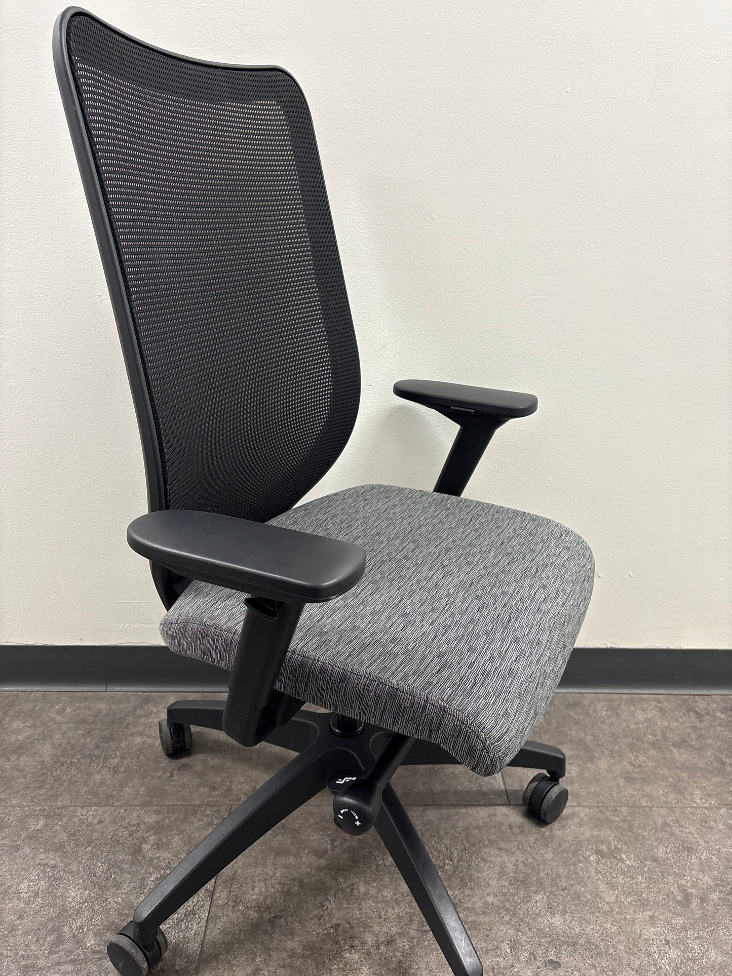 Used Hon Nucleus Commercial Furniture Resource 