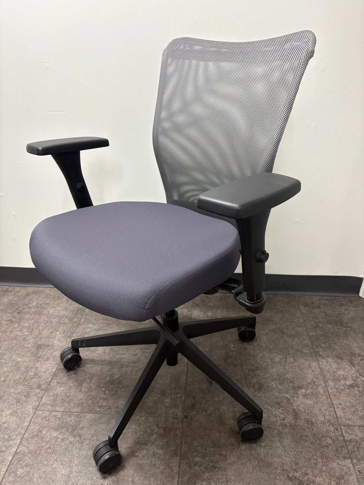 Used Allseating Inertia Commercial Furniture Resource 