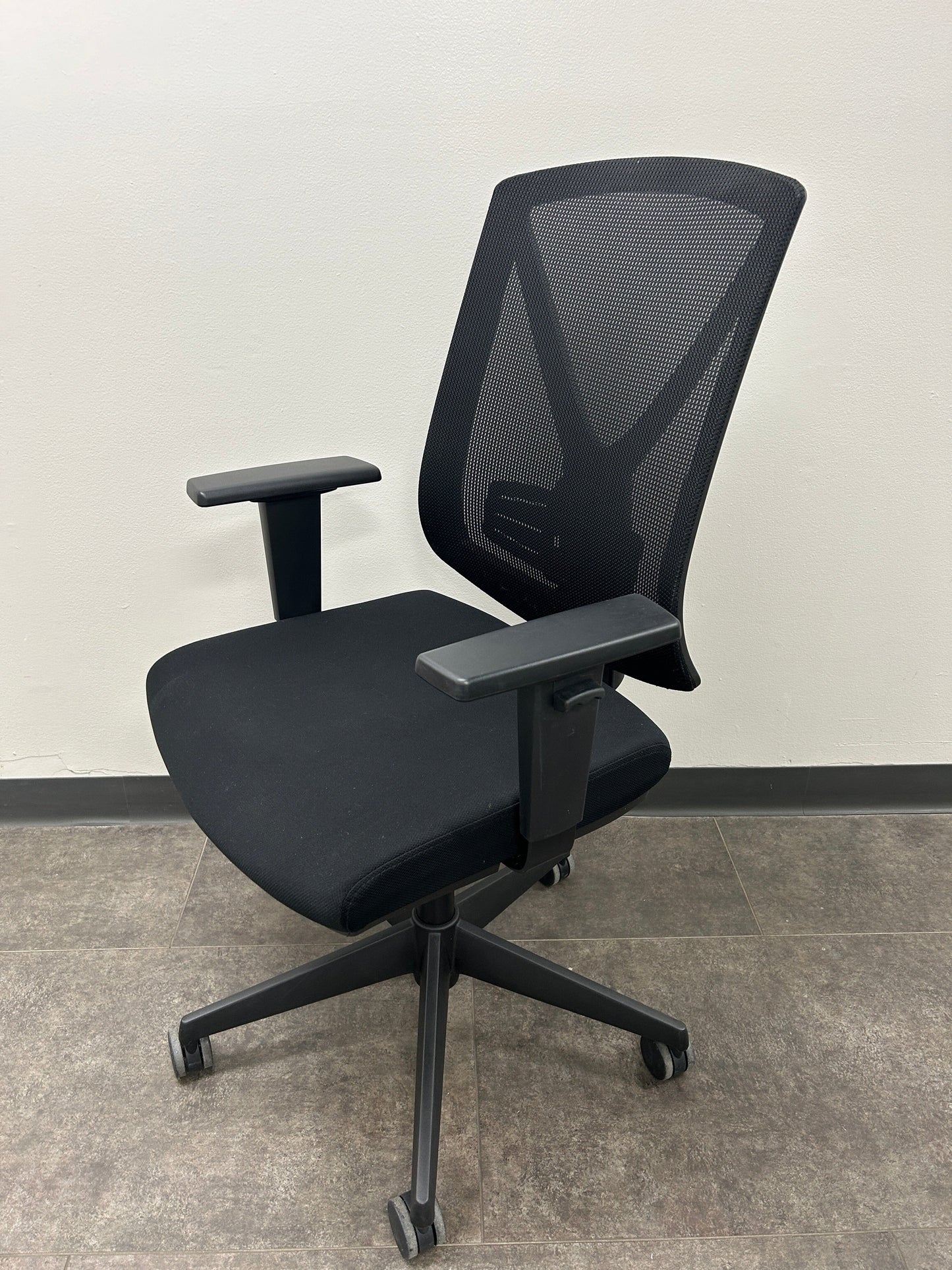 Used Mesh Task Chair Commercial Furniture Resource 