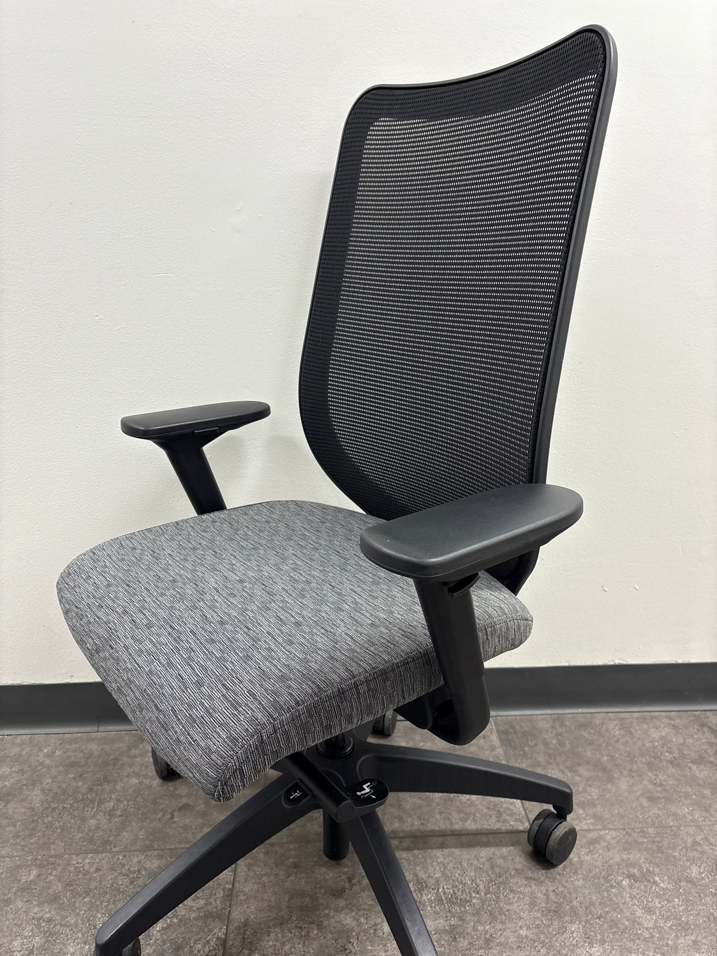 Used Hon Nucleus Commercial Furniture Resource 