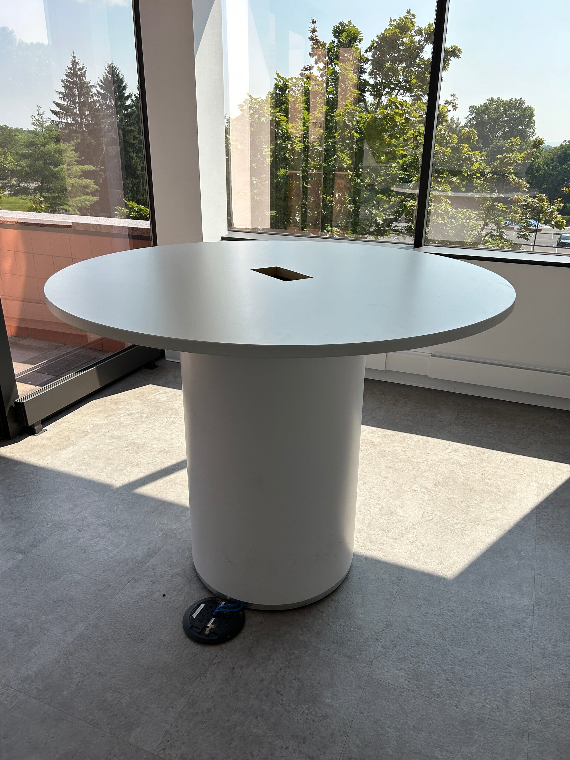 Used 42 In Round Table Commercial Furniture Resource 