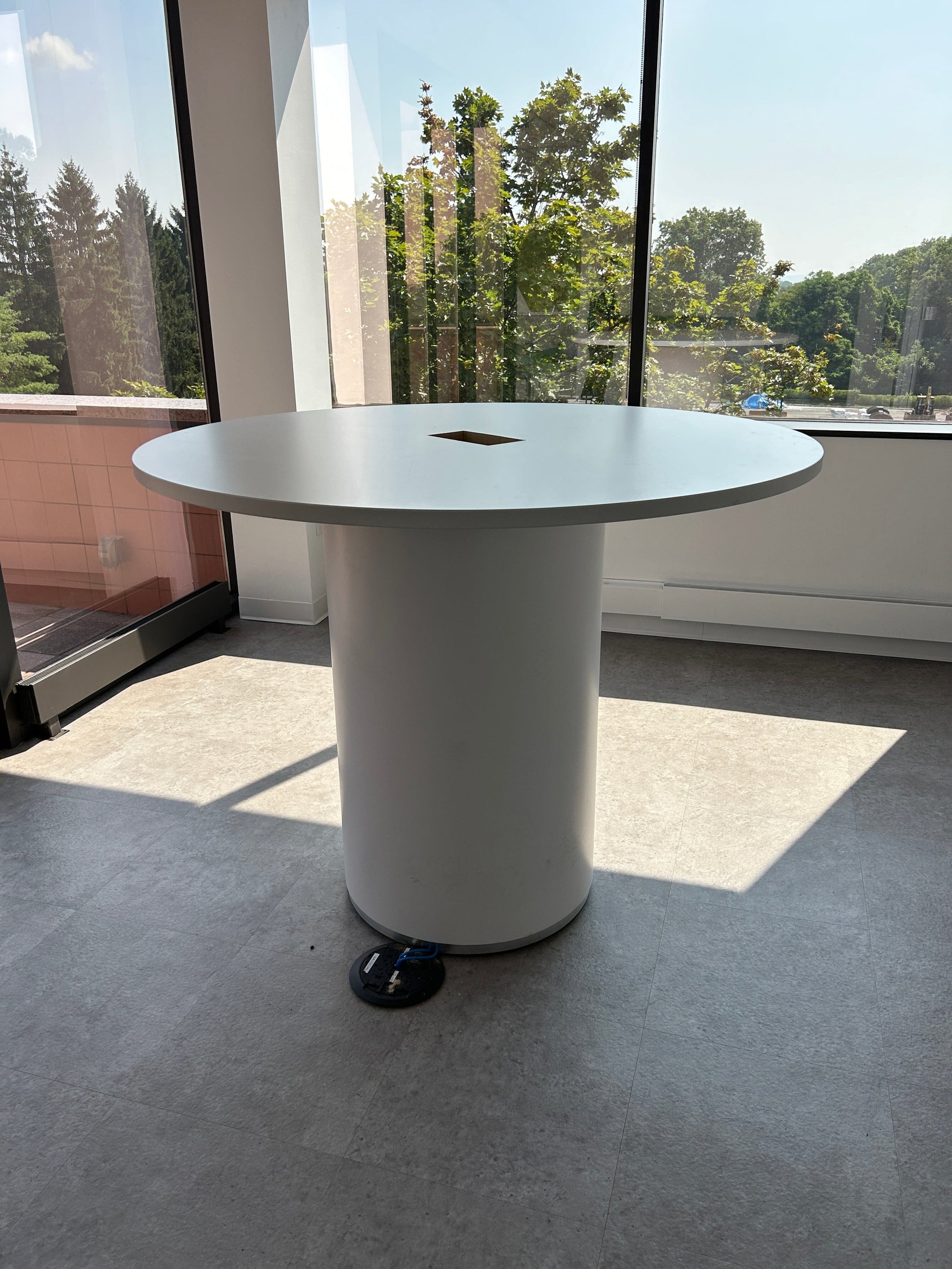 Used 42 In Round Table Commercial Furniture Resource 